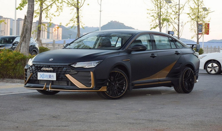 Sedan thể thao Dongfeng Aeolus Yixuan 2022 giá chỉ 426 triệu đồng