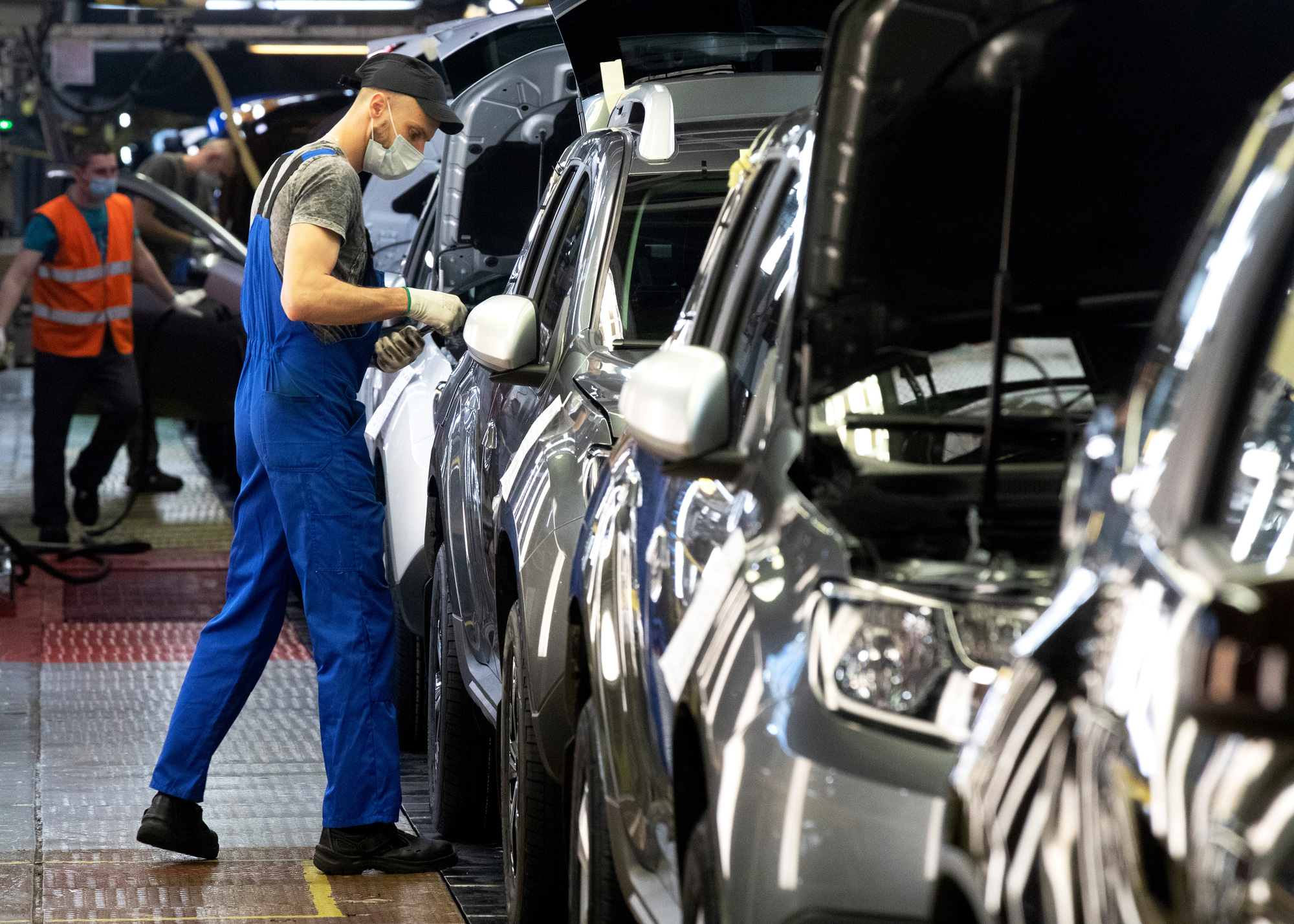 Cuộc khủng hoảng Ukraine có thể  thể làm thị trường ô tô Nga  sụt giảm 50%