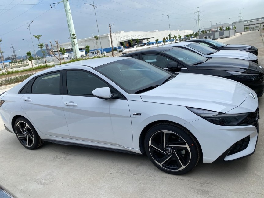hyundai elantra 2023 tinbanxe 3