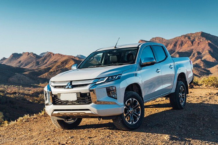 mitsubishi triton 2023 tinbanxe 1