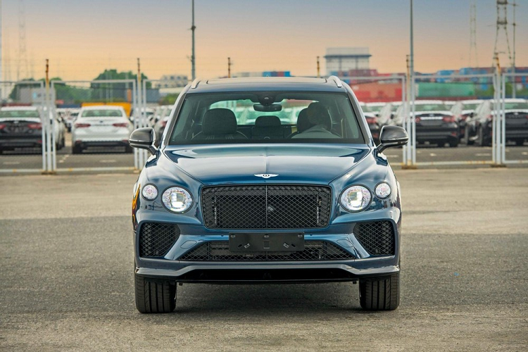 Bentley Bentayga S 2022 đầu tiên về Việt Nam, giá 17 tỷ đồng được các đại gia Việt săn đón