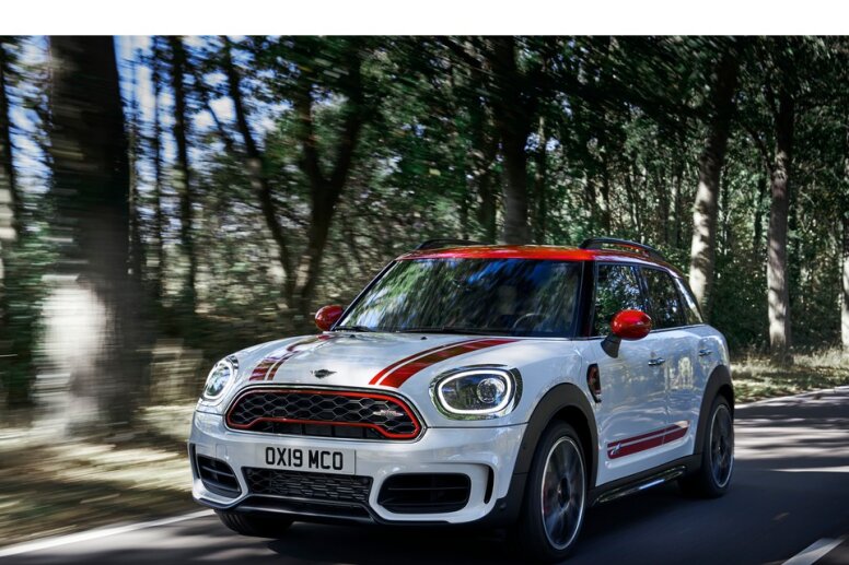 Sự khác biệt đầy cuốn hút từ MINI Cooper Countryman 2022 thế hệ mới