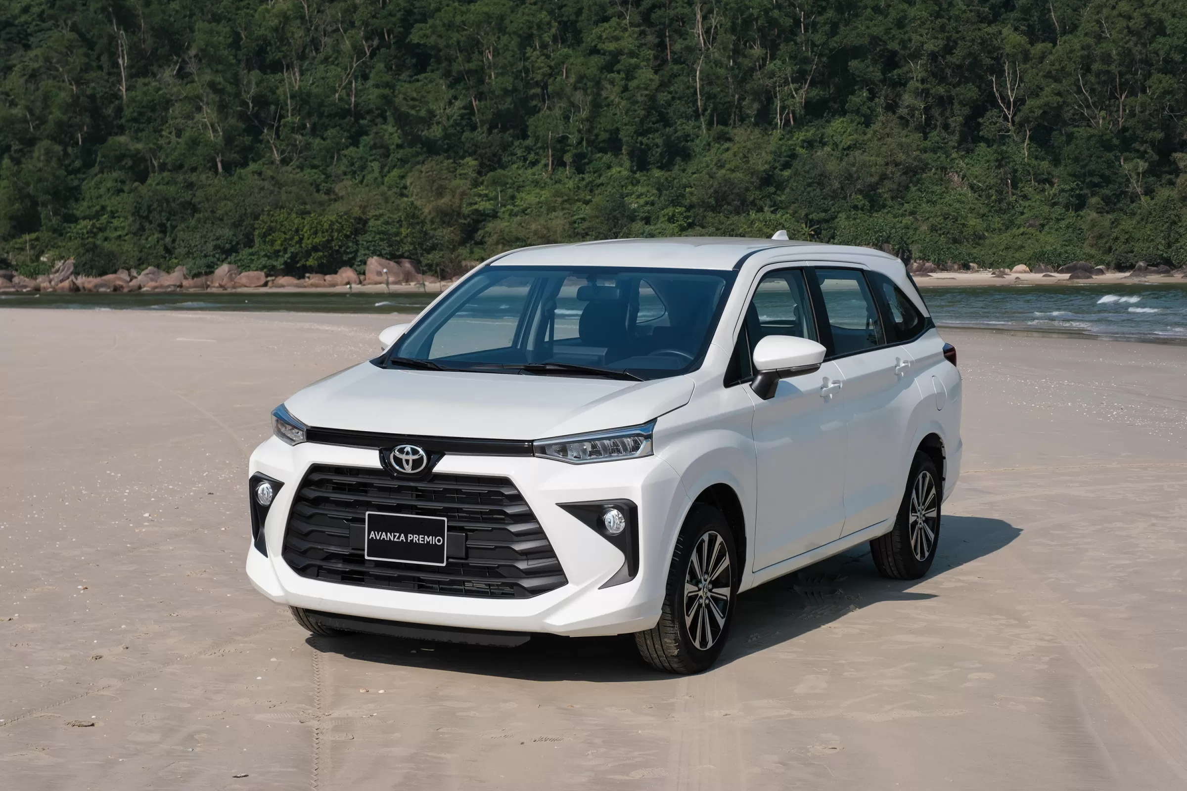 Hàng loạt xe MPV giảm giá sốc từ vài chục tới trăm triệu đồng