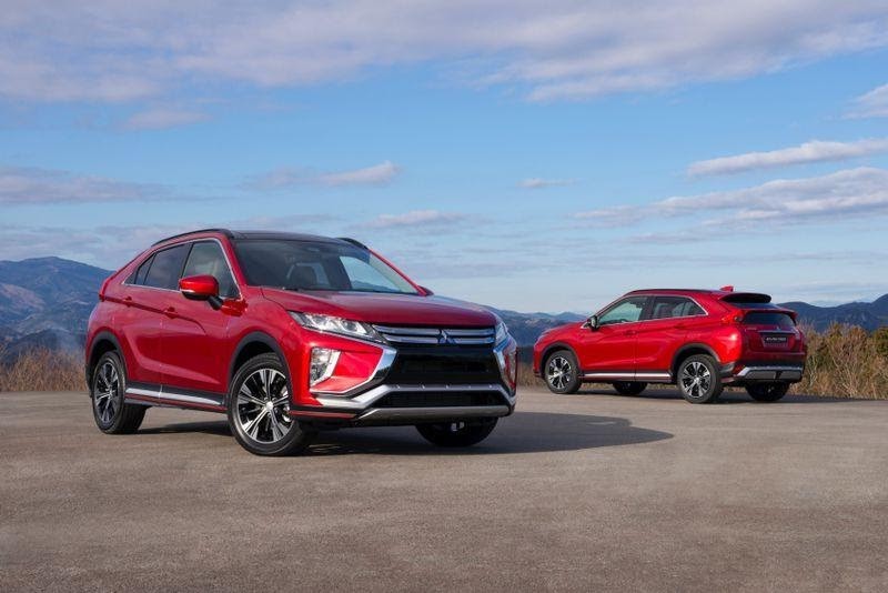 mau xe mitsubishi eclipse cross vua ra mat thi truong tin ban xe