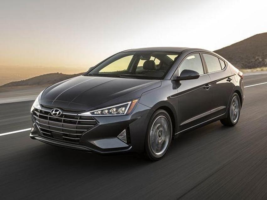 Hyundai Elantra là dòng xe giá rẻ nhất trong phân khúc hạng C